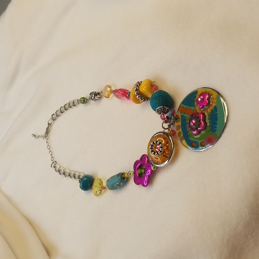 Bohemian Chunky Beaded Floral Pendant Necklace - Picture 2 of 9